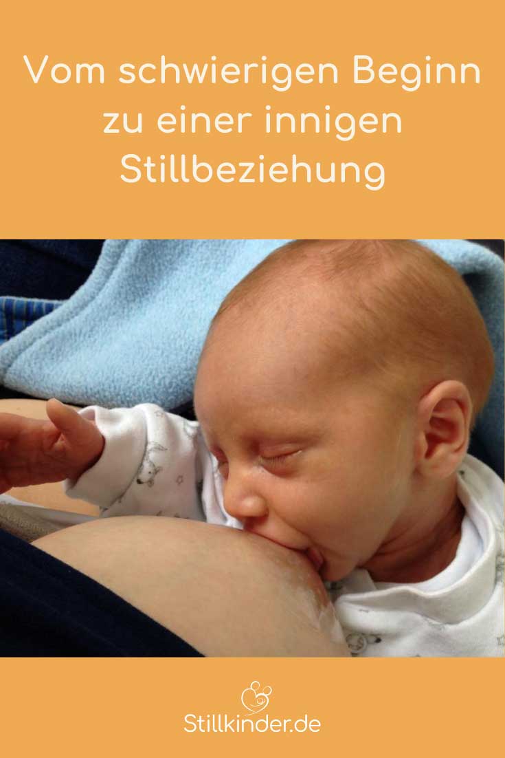 Ein Neugeborenes wird mit Stillhütchen gestillt